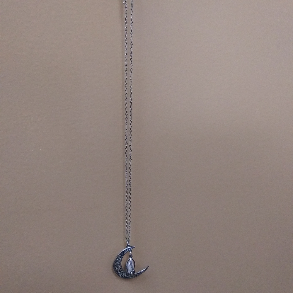 Pearl moon necklace - Picture 4 of 4